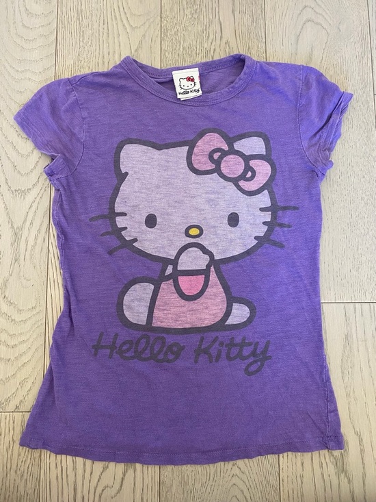 Sanrio Tops - Y2K Women’s Hello Kitty Purple Graphic Tee